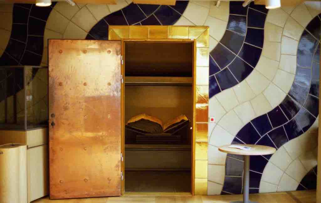 Door to the vault at the Kungliga Biblioteket where the Codex Gigas is stored ('Devil's Bible'; <a href='https://w3id.org/vhmml/readingRoom/view/68423'>Sweden 160</a>. Photograph by Dr. Matthew Z. Heintzelman)